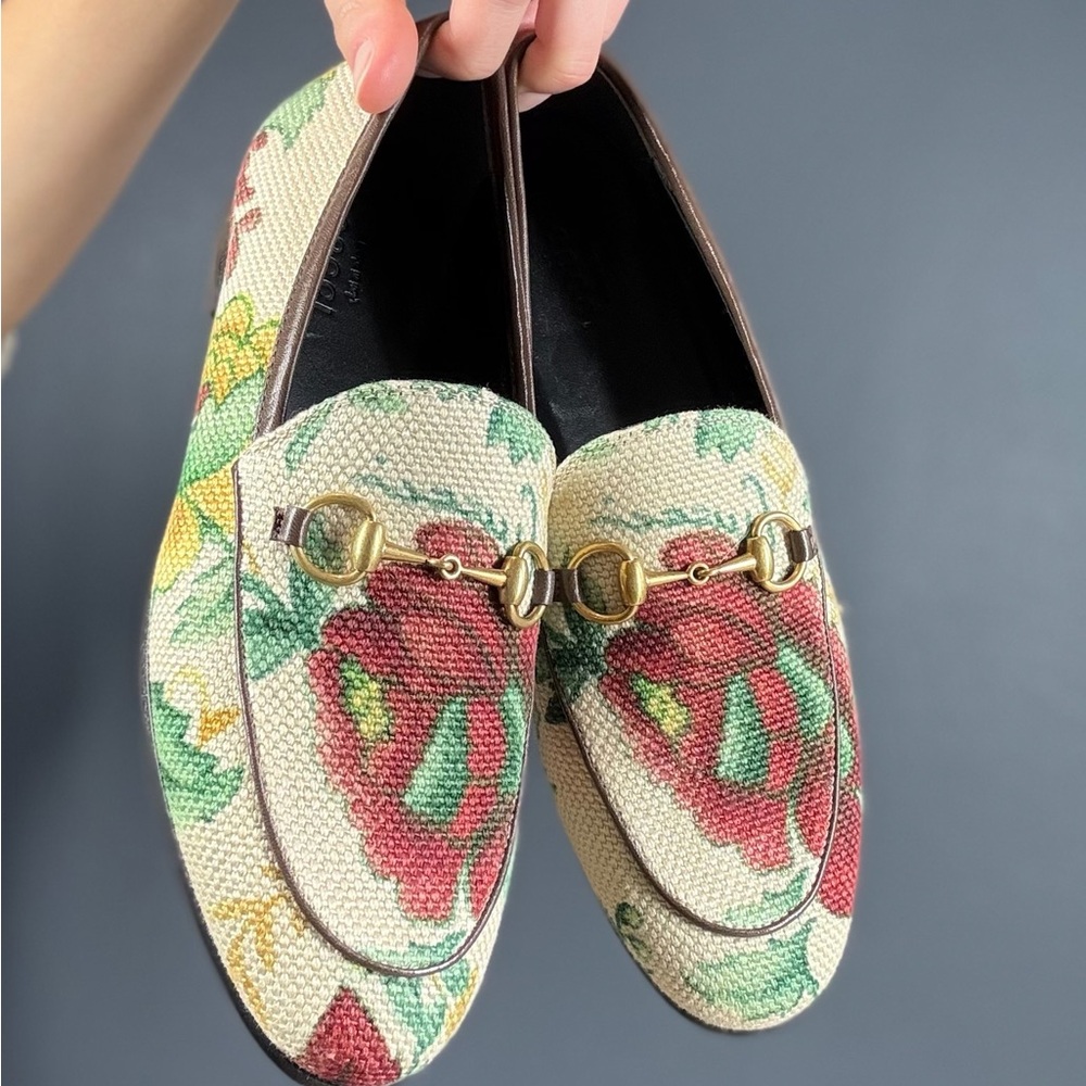 Gucci Floral Loafers with Gold Detail - Picture 3 of 4
